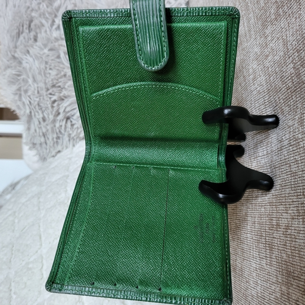 Louis Vuitton Epi Leather Porte Billes Compact Wallet Green Button Bifold Snap - Picture 6 of 10